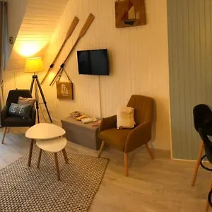 2 étoiles à 50m De La Plage - Tréboul France